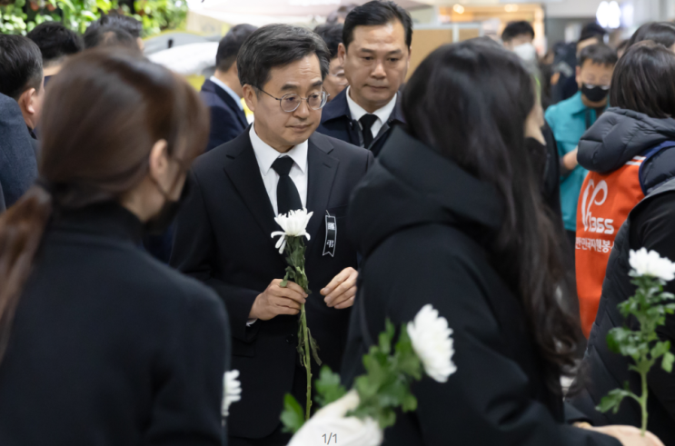  1시간 이상 줄 서서 조문한 김동연 지사에게 유가족들이 남긴 말