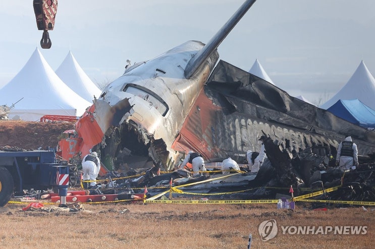 경찰 <b>제주항공 참사</b> 수사본부, <b>무안공항</b> 관제탑 등 <b>압수수색</b>
