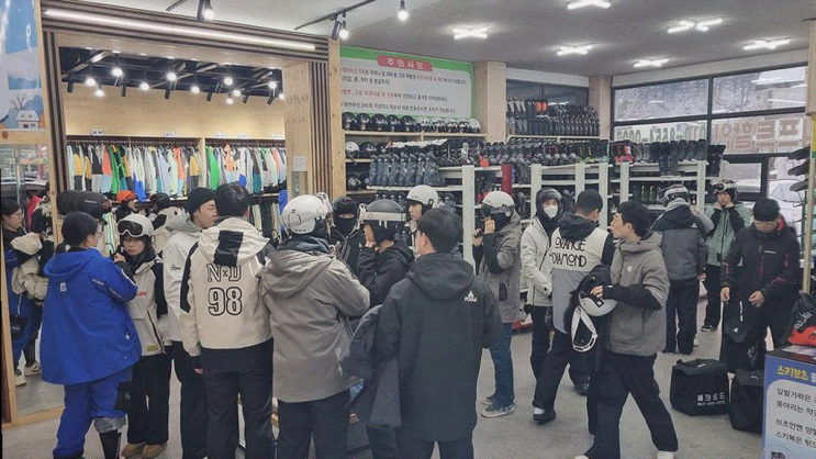  전문 강사의 맞춤형 레슨으로 스키 완전 정복! [무주스키실크로드스키샵]