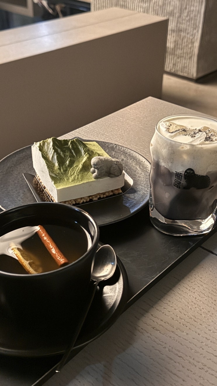  강남/서초 :: 물멍하기 좋은 서울 이색 카페ㅣ이로