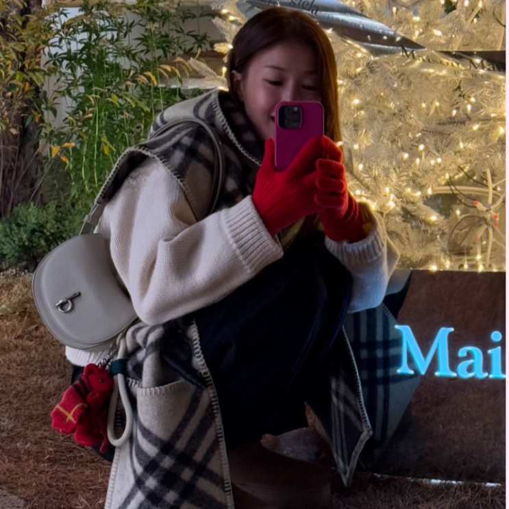  이시영 특별한 겨울패션 아이템 케이프 조끼 가방 어떤거?