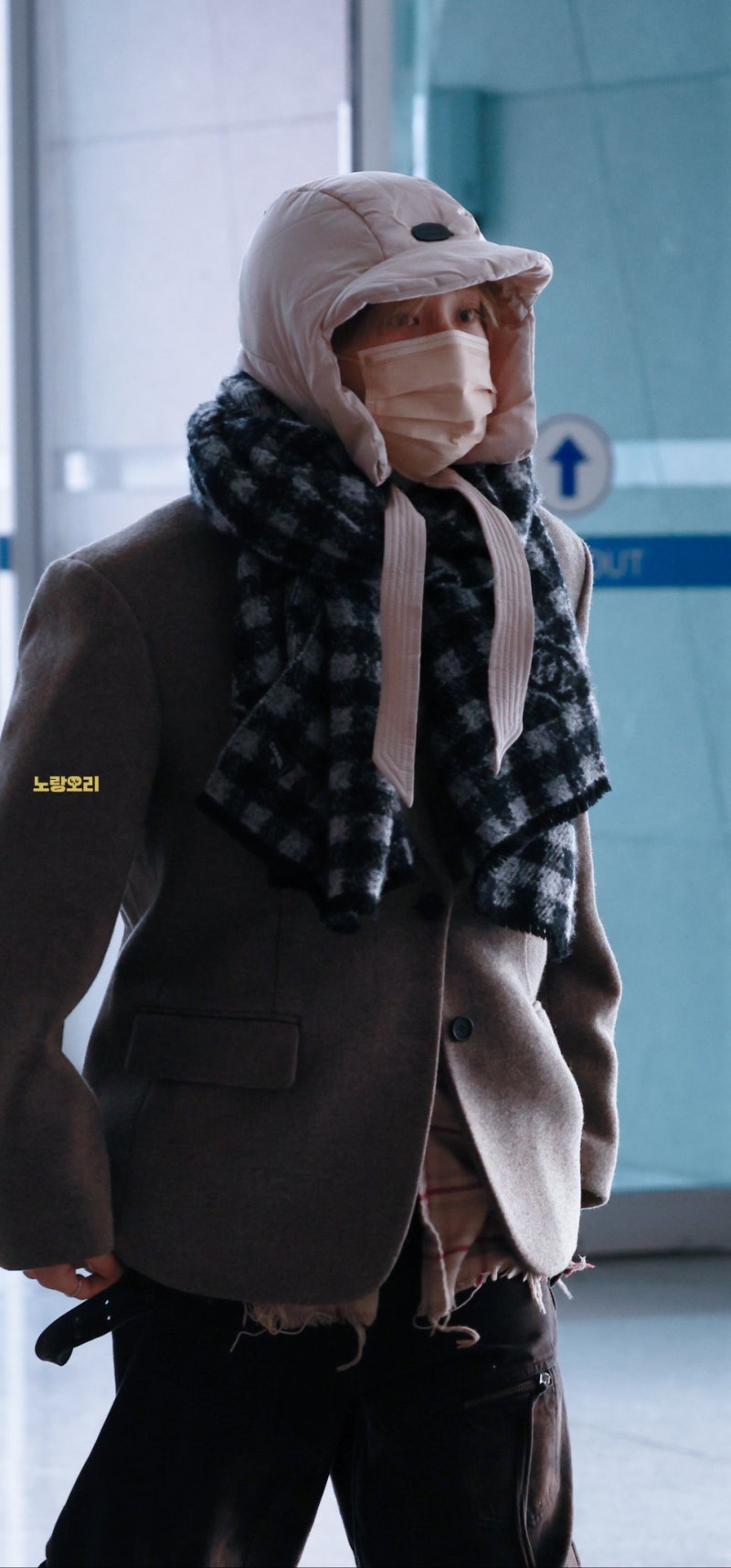 SHINee Taemin's Balaclava Airport Fashion - January 3, 2025