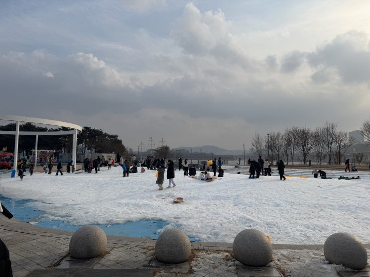  뚝섬한강공원 눈썰매장 방문기 - 서울에서 빙어튀김 맛보기