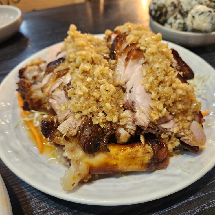  마늘족발이 맛있는 방이시장맛집 '진본가족발보쌈'