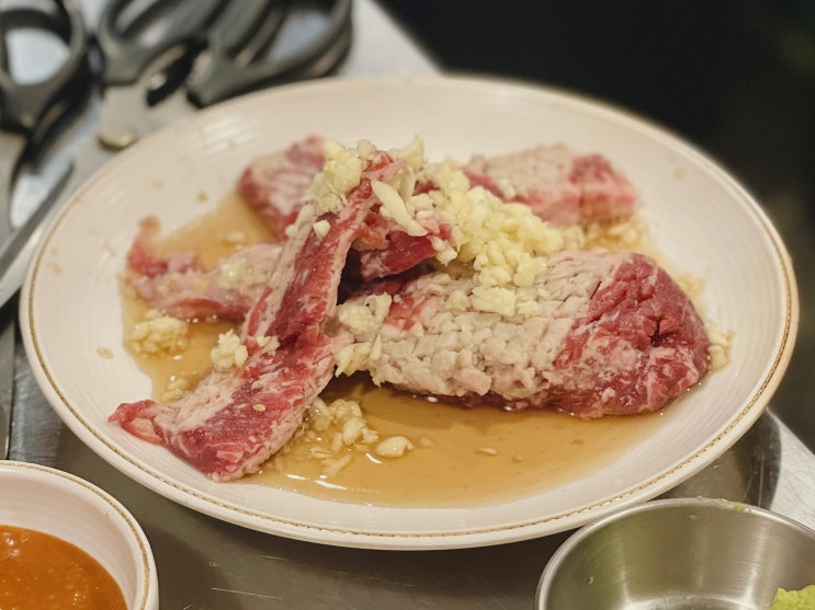  서촌, 모임 하기 좋은 소고기 맛집 | 영삼이네 우정소갈비 서촌점
