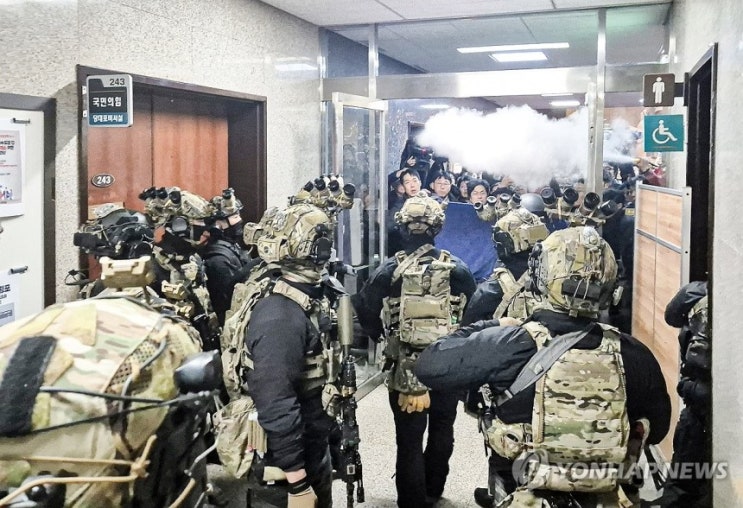 계엄 당시 실탄 없었다는 尹…검찰은 "5만7천여발 동원" 계엄 당시 실탄 없었다는 尹…검찰은 "5만7천여발 동원"