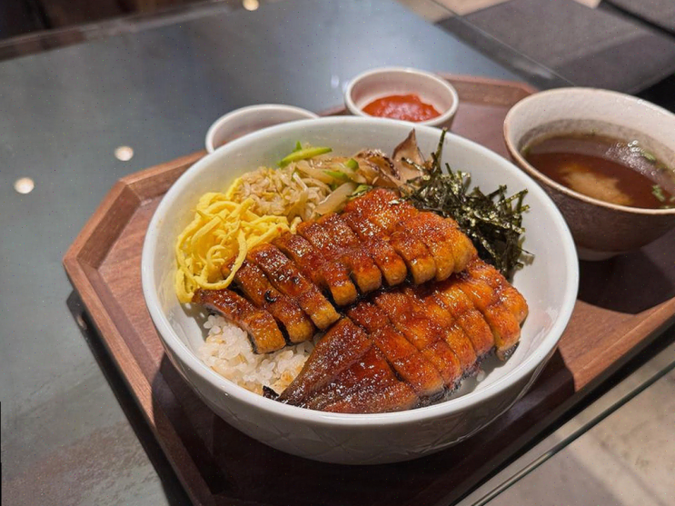  오치교반, 가족들과 겨울 방학의 특별한 장어 덮밥