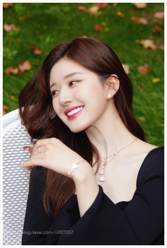  조로사 실어증 근황 나이 키 프로필 드라마 인스타 웨이보 활동중단 우울증 건강이상 차기작 자오루쓰 장원영 닮은꼴 중국배우