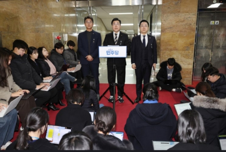 등 <b>경호처</b> 수뇌부 3명 <b>국수본 고발</b> 김동욱 기자2025/01/03 16... 