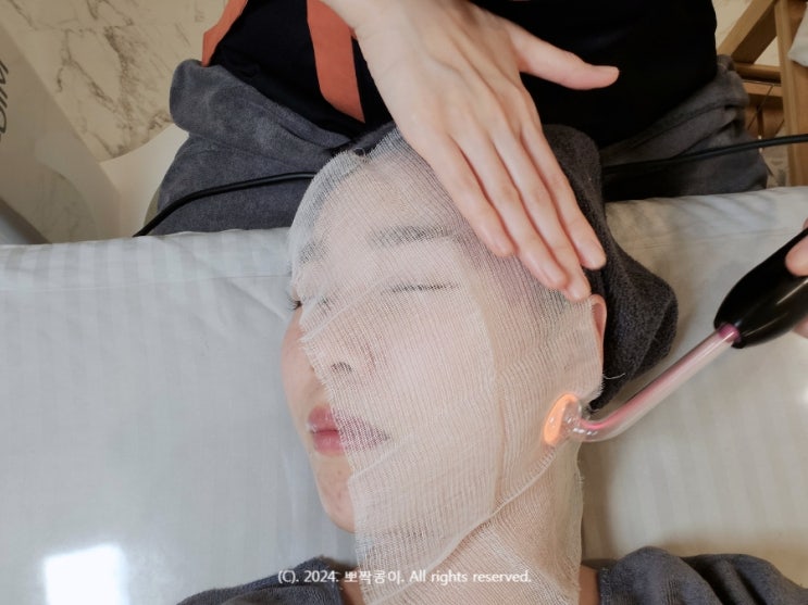  동래에스테틱 겨울철 건성 피부관리는 카로하뷰티 멜라소닉 케어
