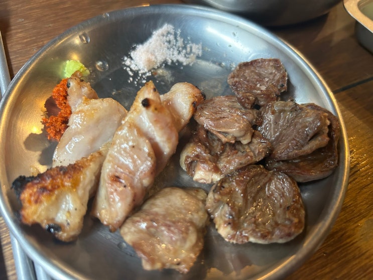  닭특수부위를 직접 구워주는 을지로 숯불구이 맛집 <효계 을지로점>