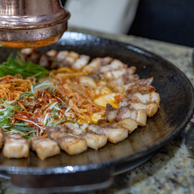 [방배역 맛집] 회식하기 좋은 구워주는 솥뚜껑삼겹살집, <솥고집 방배점>