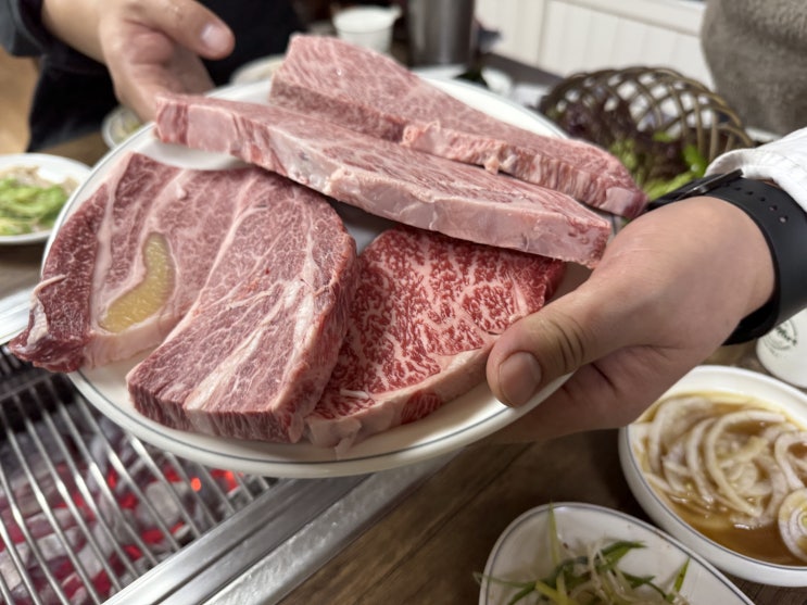 근처 맛있는 <b>한우</b> 고기집을 찾는다면? - <b>문일한우촌</b> <b>오크밸리</b>점