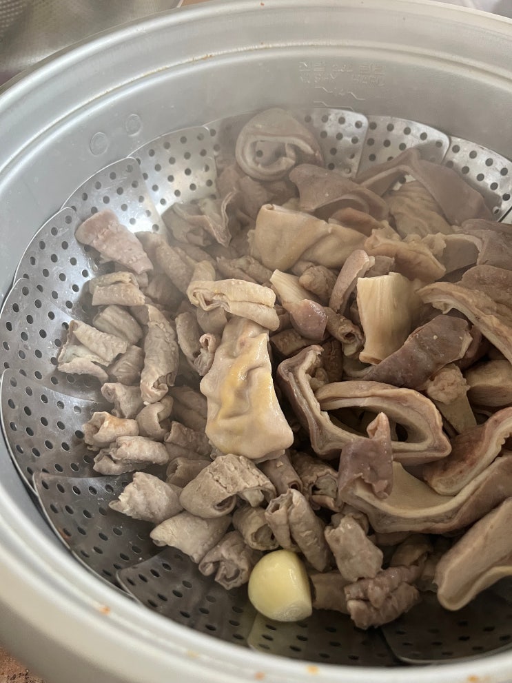  주말은 고기! 뒷고기 한판 + 오소리감투 수육, 소창으로 만든 국밥까지