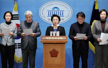 <b>조국혁신당</b> "<b>국민의힘</b> 위헌정당 <b>해산 청구</b> 필요"