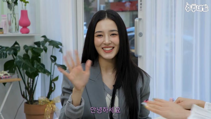 모모랜드 낸시 근황 주이 네일숍 방문 여전히 예쁘네!