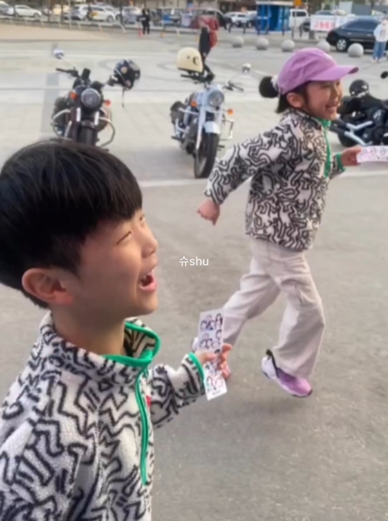 양동근 자녀 아들 준서, 실로, 딸 조이 근황! 귀여운 트윈룩 H&M 키즈 후리스 가격얼마?