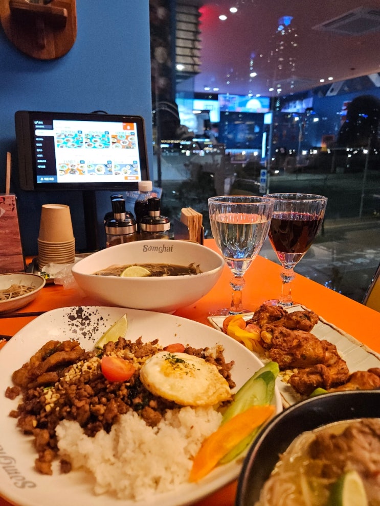  야경보며 데이트하는 청라맛집 솜차이 추천드려요~