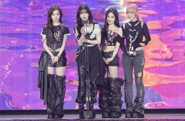 슈퍼노바’ <b>에스파</b>, <b>골든디스크</b>어워즈 음원 부문 <b>대상</b>