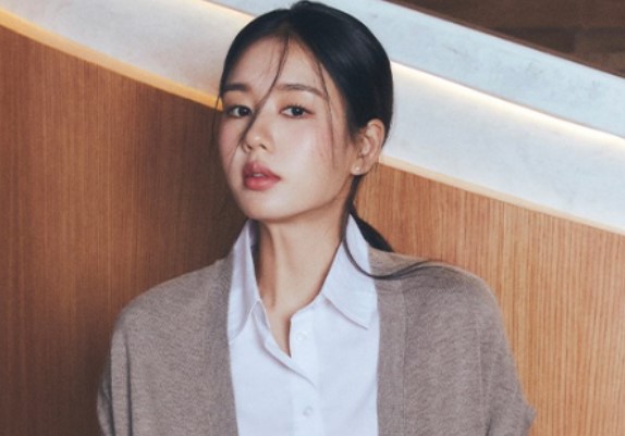  심플한 여성 데일리룩에 잘 어울리는 슬랙스를 찾는다면? 셀렙샵 링클프리 여자 스트레이트핏 일자 팬츠 추천