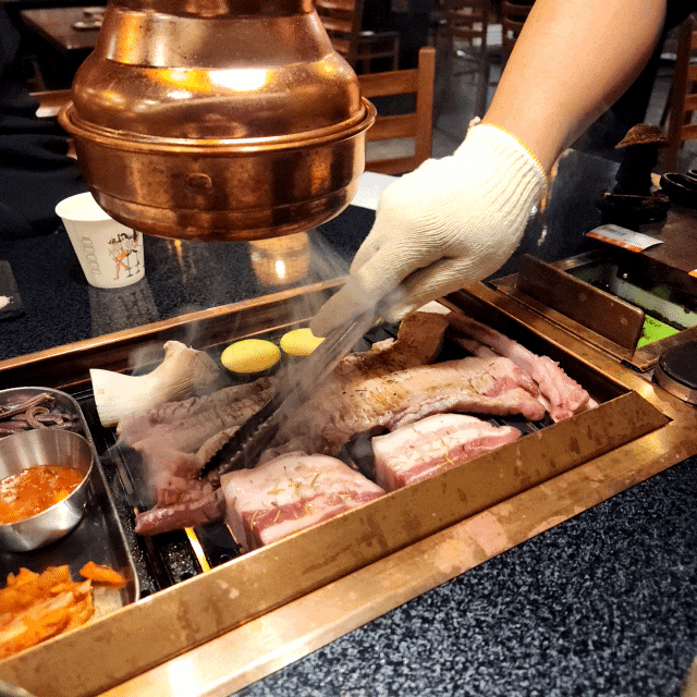  울산북구 매곡 구워주는 고기맛집, 흑돼지 다양한 부위 '제주옥탑'