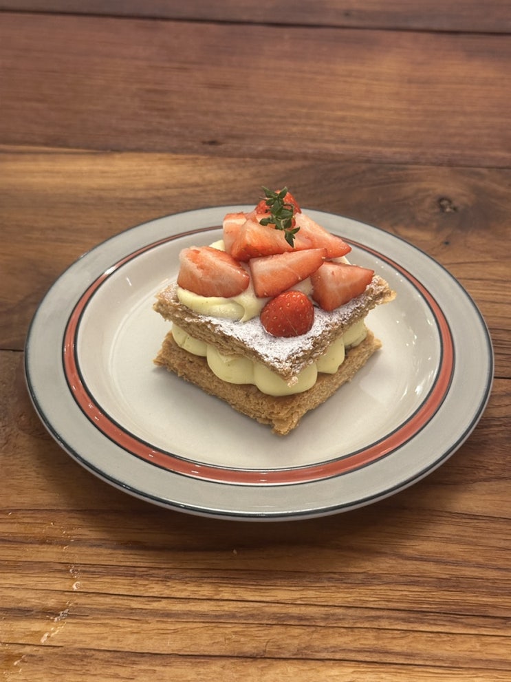  광주 동명동 신상카페 디저트 맛있는 비미 산딸기몽블랑 밀푀유