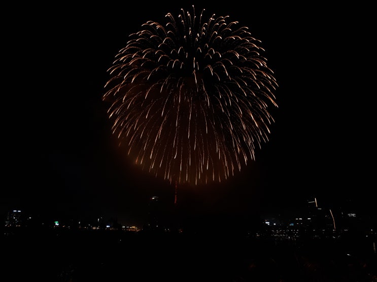  2018 서울 불꽃축제 두 번째 방문: 밤하늘에 피어난 환상의 불꽃 쇼 
