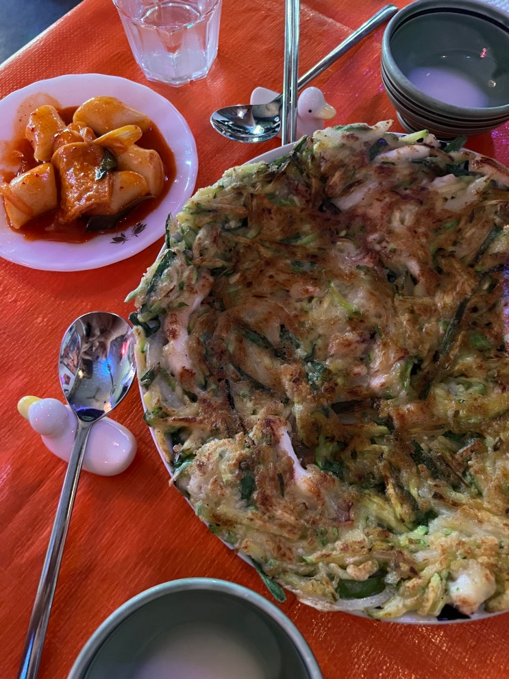  안양 • 동편마을 맛집 비올 때 막걸리에 전먹기 딱좋은 ‘우아한막걸리’