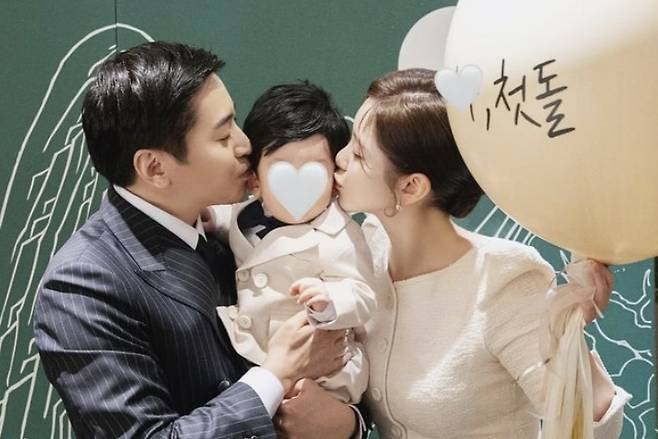결혼 8년만에 신화 <b>에릭</b>과 <b>나혜미</b> 부부, <b>둘째</b> 아이 <b>출산</b> 앞둬..