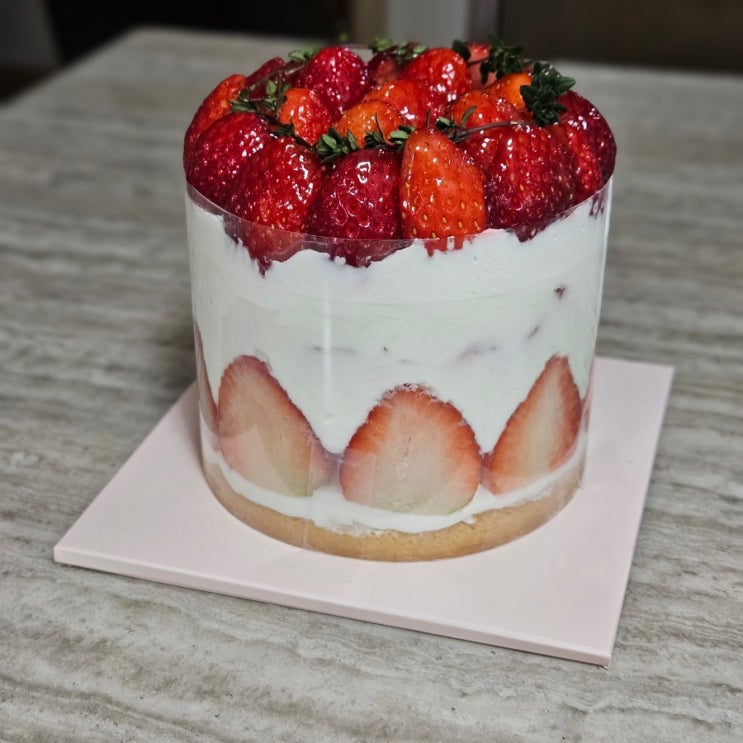  딸기 케이크가 맛있는 온천천 디저트 맛집 윈썸