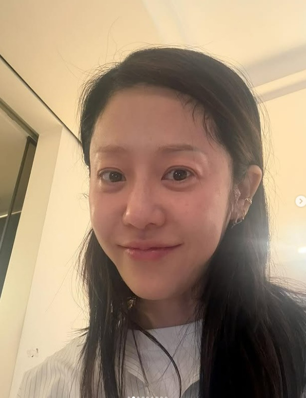 <b>고현정</b>, 큰 <b>수술</b>후 <b>건강</b> 회복 소식 전해...팬들 안심