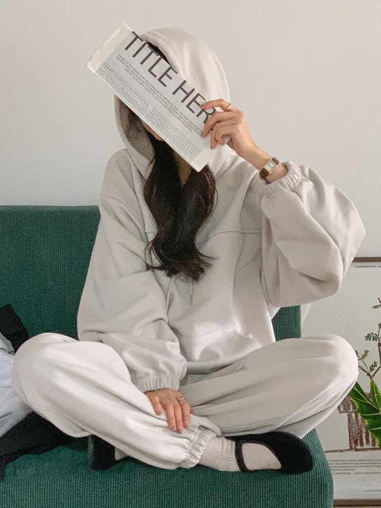  여성 봄 패션 필수템: 루즈핏 후드 맨투맨과 쭈리 조거 팬츠 세트 추천