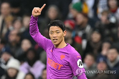 울버햄튼 <b>황희찬</b>, <b>웨스트햄 이적</b>설...프리미어리그 충격의 이적?