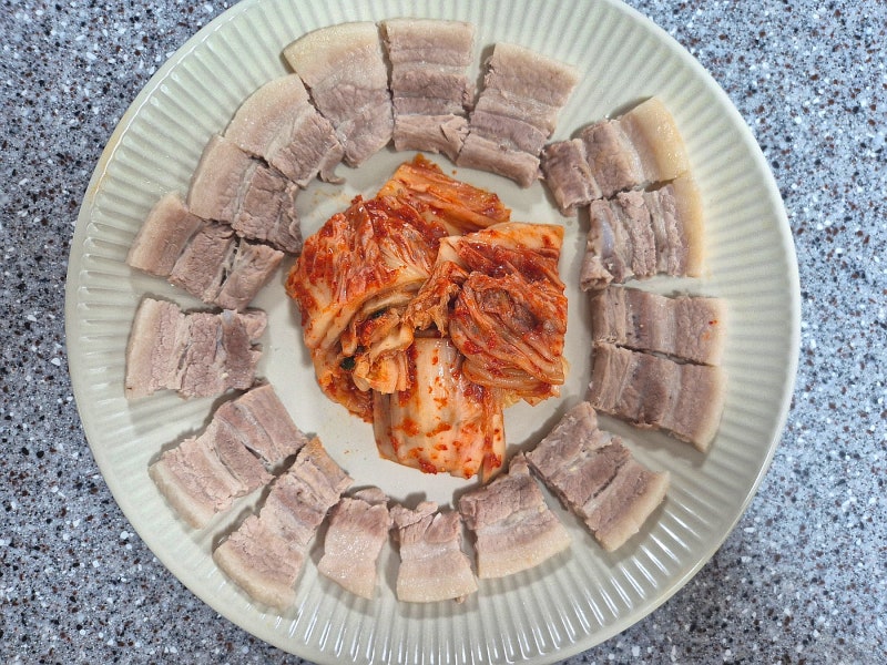 구이용 삼겹살 수육 레시피 맛있고 간단하게 삶는 법