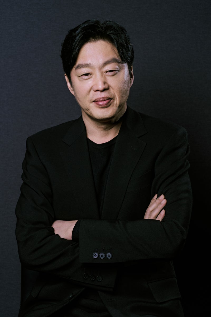 [인터뷰] 디즈니+ 김희원 감독ㅣ"첫연출 도전 공황 장애 비슷하게 와..", '무빙' 고....