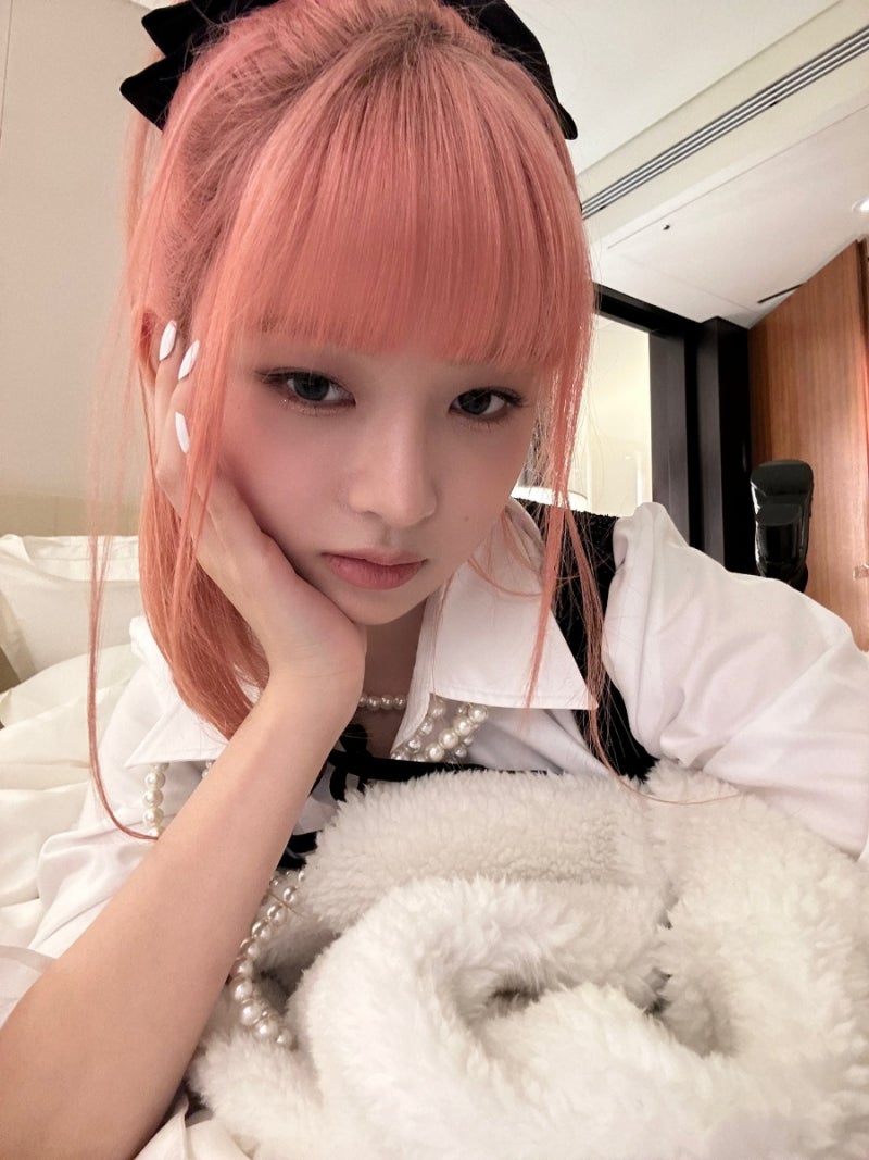 aespa Giselle 和 IVE Rei：染髮自拍合集