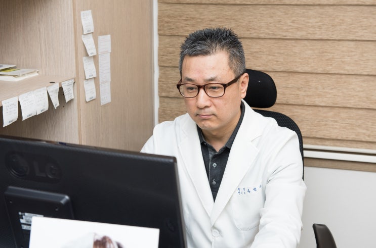  신림동출산후탈모 치료, 좀처럼 개선되지 않는 탈모를 효과적으로 치료하고 싶다면 낙성대동인근피부과