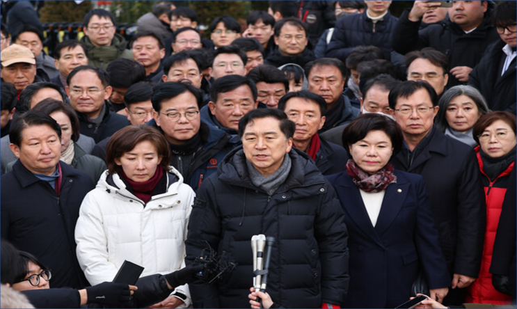 유승민 "<b>최상목</b>도 탄핵? 거의 미쳤다…<b>이재명</b>, 벌써 대통령 다... 