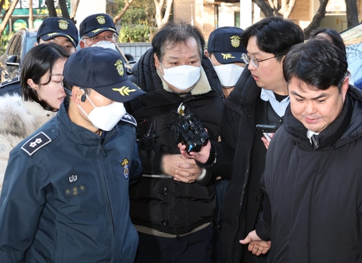 檢, 尹-김건희 측근 '<b>건진법사</b>' <b>구속영장</b> 재청구
