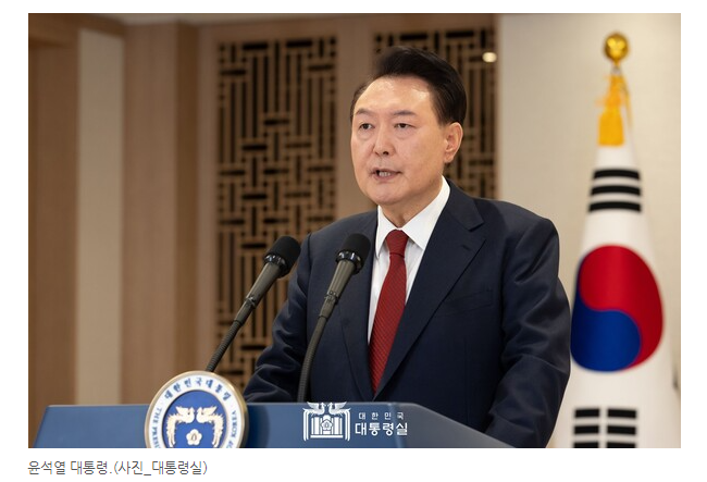 尹대통령 측 "<b>기소</b>하거나 <b>구속영장 청구</b>하라...법원 재판 응할 것"