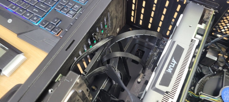  청주용암동 컴퓨터수리 - GTX-1070고장으로 화면깨지는 증상