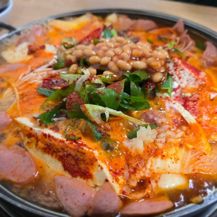  겨울. 얼큰한 부대찌게. 그리고 계속 업무중