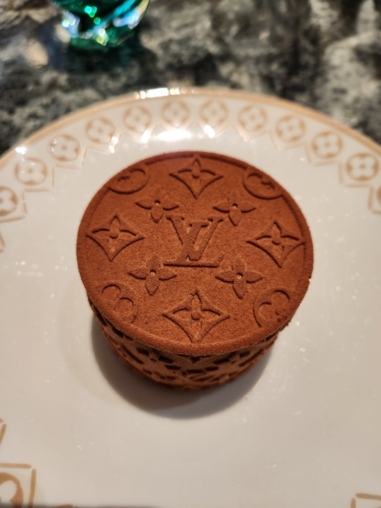  비싸지만 상당히 맛있었던 루이비통카페 LV dream 초코 케이크