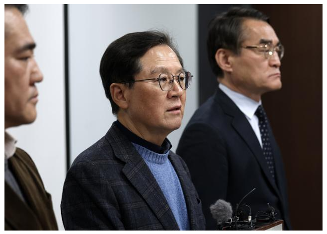 <b>윤 대통령</b> 측 "<b>공수처</b> 수사 모두 불법… 체포돼도 묵비권 행사"