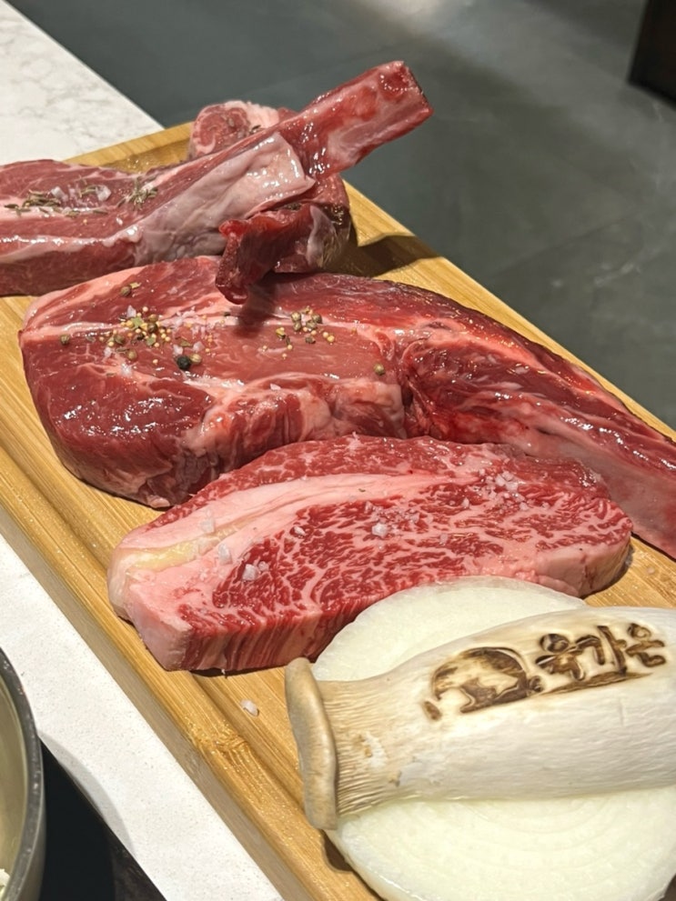  여의도역 샛강 저녁 회식 예약 장소 추천 소고기 삼겹살 맛집 육가온