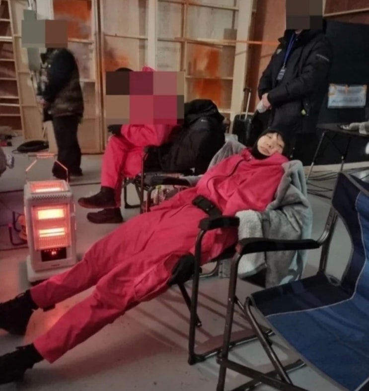 <b>박규영 오징어게임</b>3 <b>스포</b> 사진 빛삭 <b>논란</b>! 이진욱 핑크가드?... 
