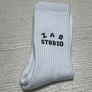 아이앱스튜디오 양말 :: IAB STUDIO 중목 삭스 화이트, 리셀 플랫폼 솔드아웃 구매