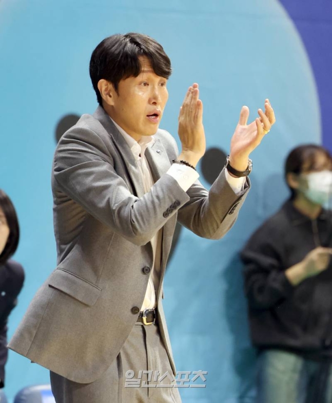 [WKBL] 우리은행 한엄지는 "엄지 척", 하지만 내용은 위성우 표... 