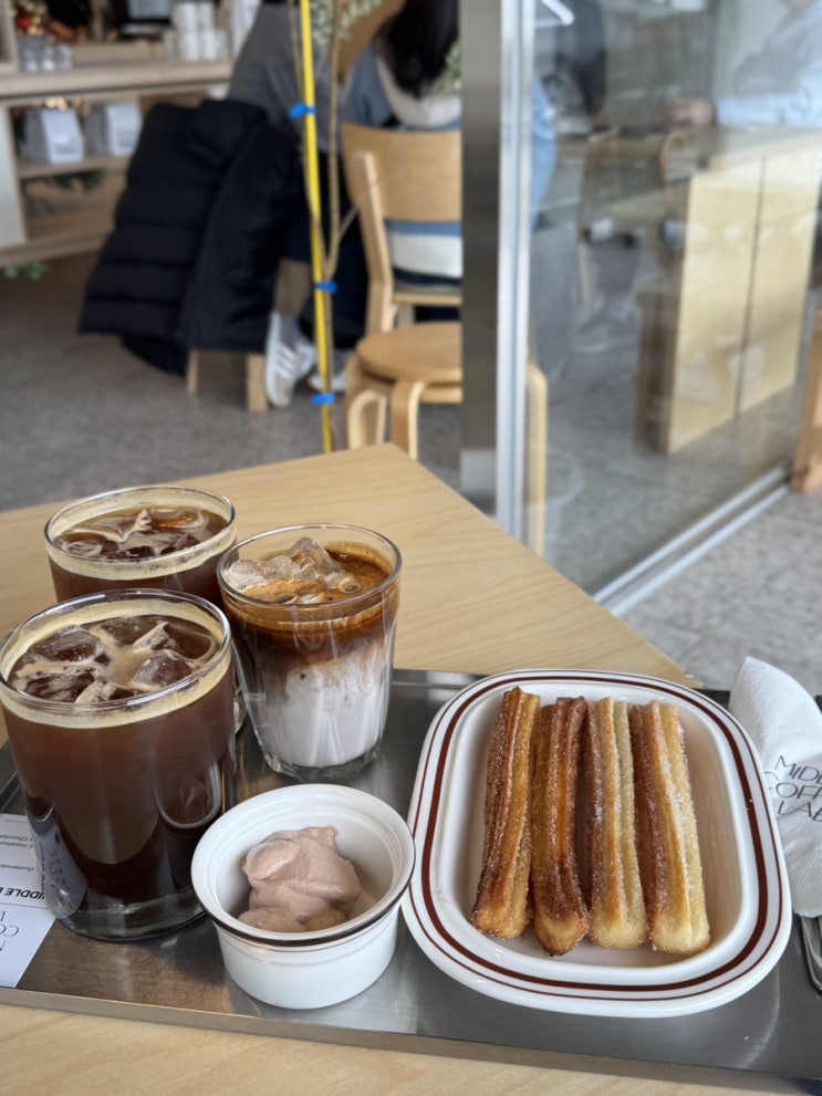  대전 덕명동 츄러스 맛집 <미들슬로우> 후기