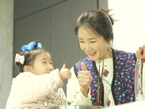 <b>최지우</b> "이제 나이 들어서 넘어지면 다쳐" <b>예능 트라우마</b> 고백